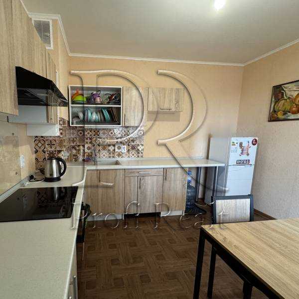 Продажа 2-комнатной квартиры 77 м², Балтийский пер., 3