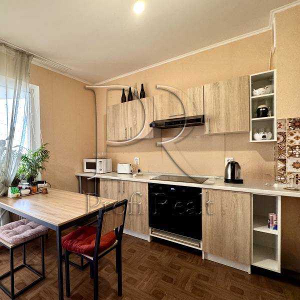 Продажа 2-комнатной квартиры 77 м², Балтийский пер., 3