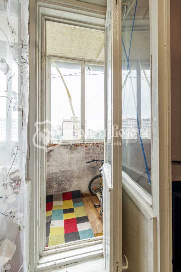 Продажа 3-комнатной квартиры 73.3 м², Сержа Лифаря ул., 17
