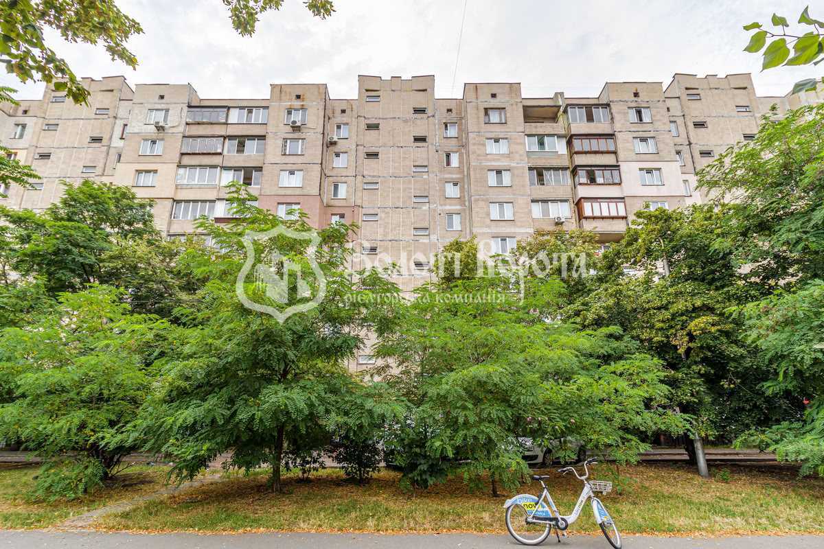 Продажа 3-комнатной квартиры 73.3 м², Сержа Лифаря ул., 17