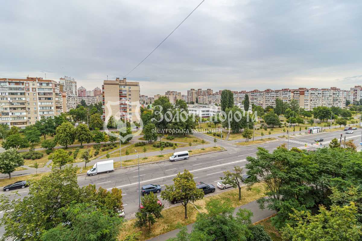Продажа 3-комнатной квартиры 73.3 м², Сержа Лифаря ул., 17