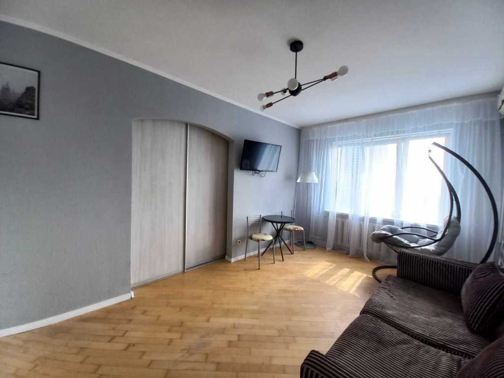 Продаж 2-кімнатної квартири 52.4 м², Харківське шосе, 56