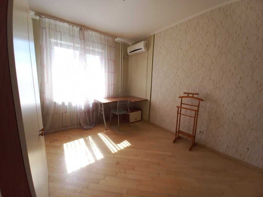 Продаж 2-кімнатної квартири 52.4 м², Харківське шосе, 56