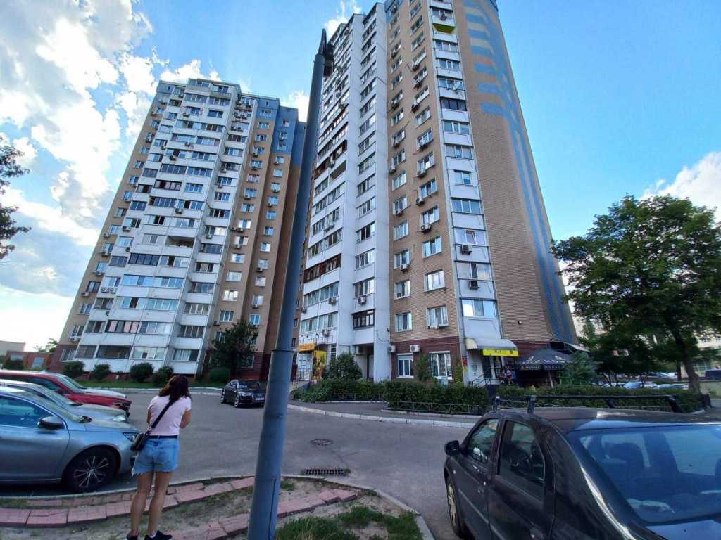 Продаж 2-кімнатної квартири 52.4 м², Харківське шосе, 56