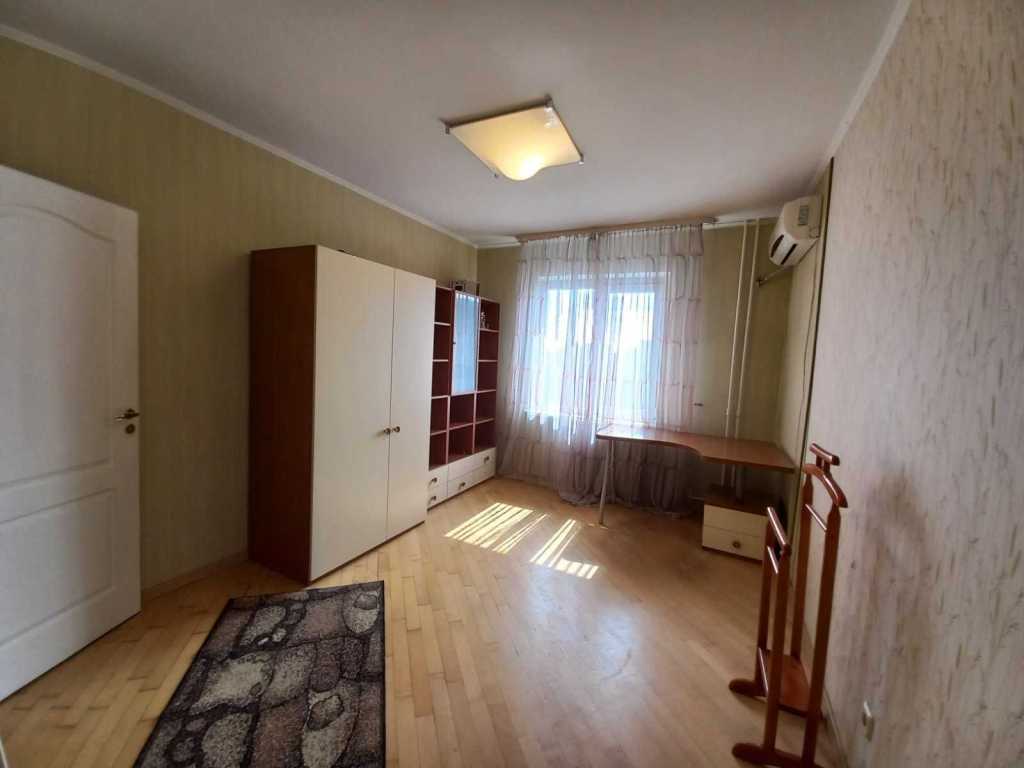 Продаж 2-кімнатної квартири 52.4 м², Харківське шосе, 56