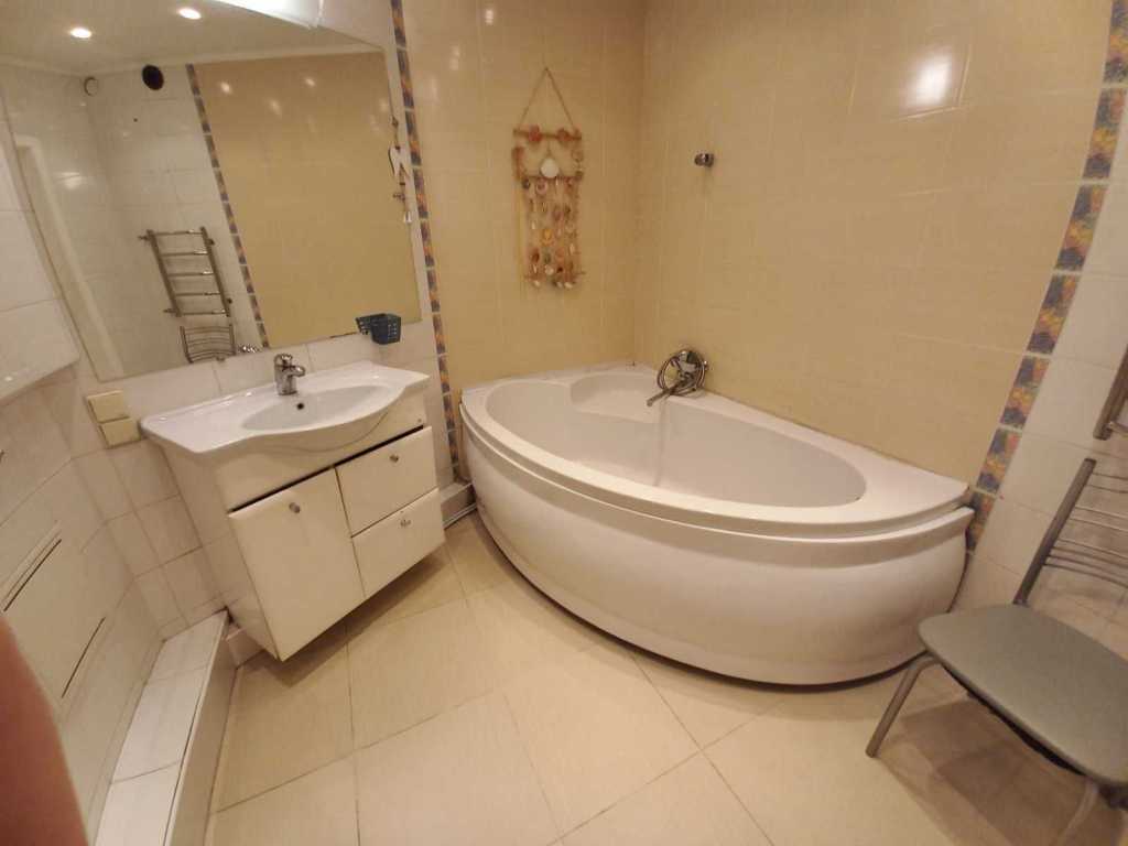 Продаж 2-кімнатної квартири 52.4 м², Харківське шосе, 56