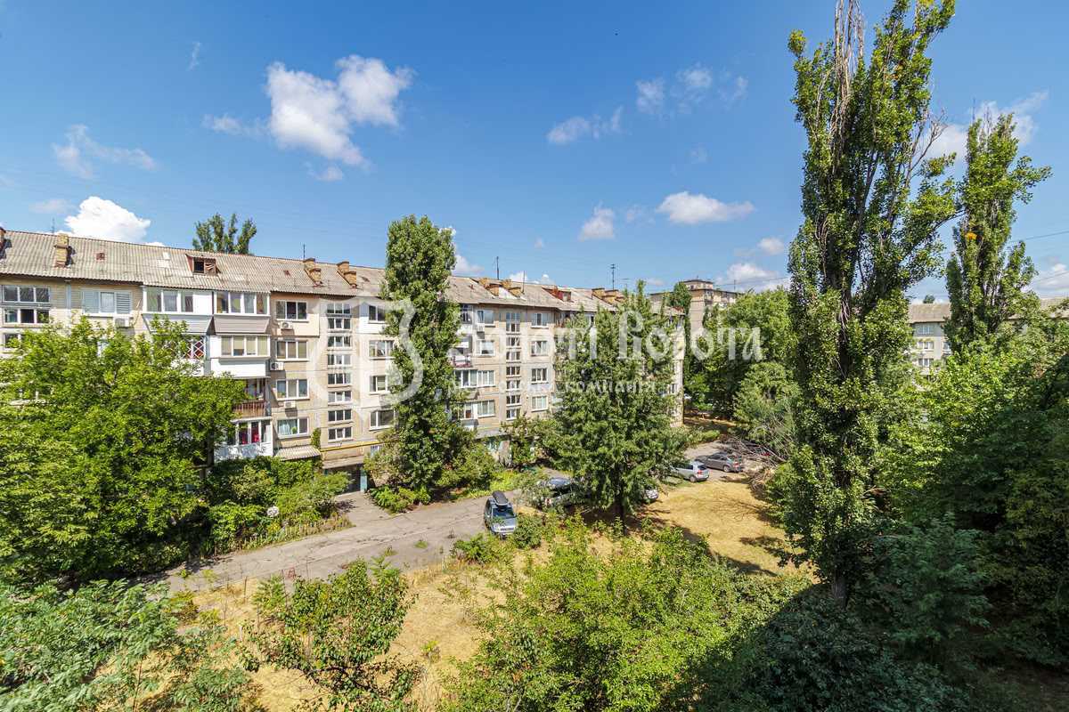 Продаж 1-кімнатної квартири 29 м², Будівельників вул., 15