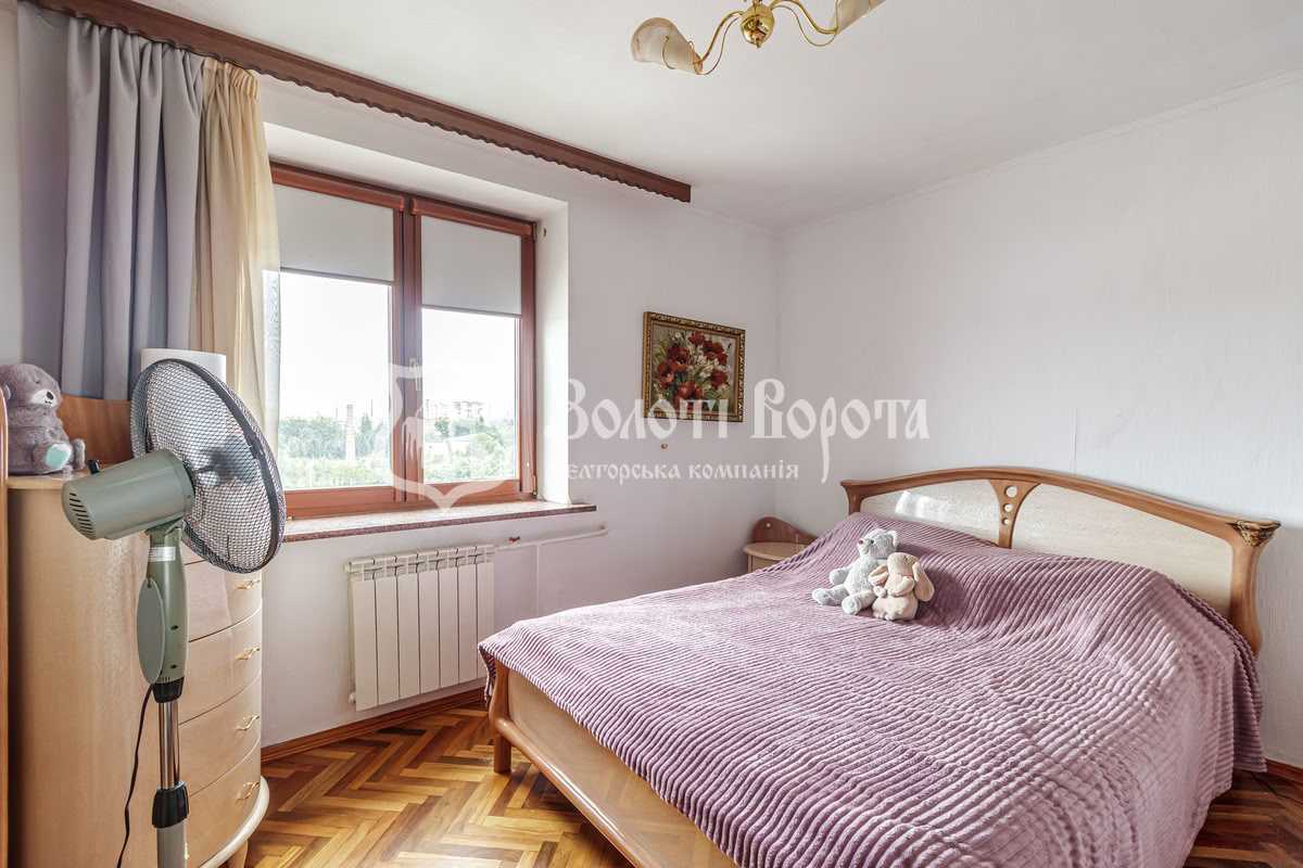 Продажа 2-комнатной квартиры 79 м², Святошинская ул., 4