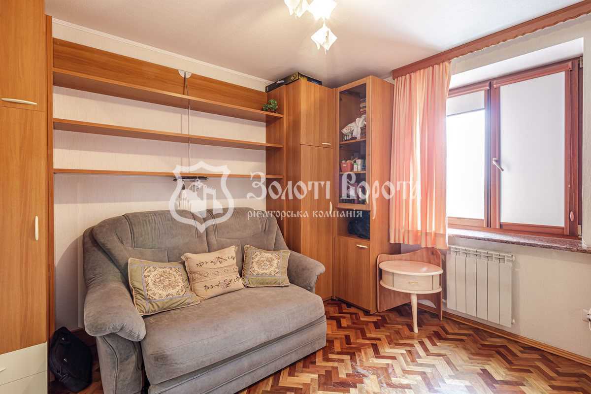 Продажа 2-комнатной квартиры 79 м², Святошинская ул., 4
