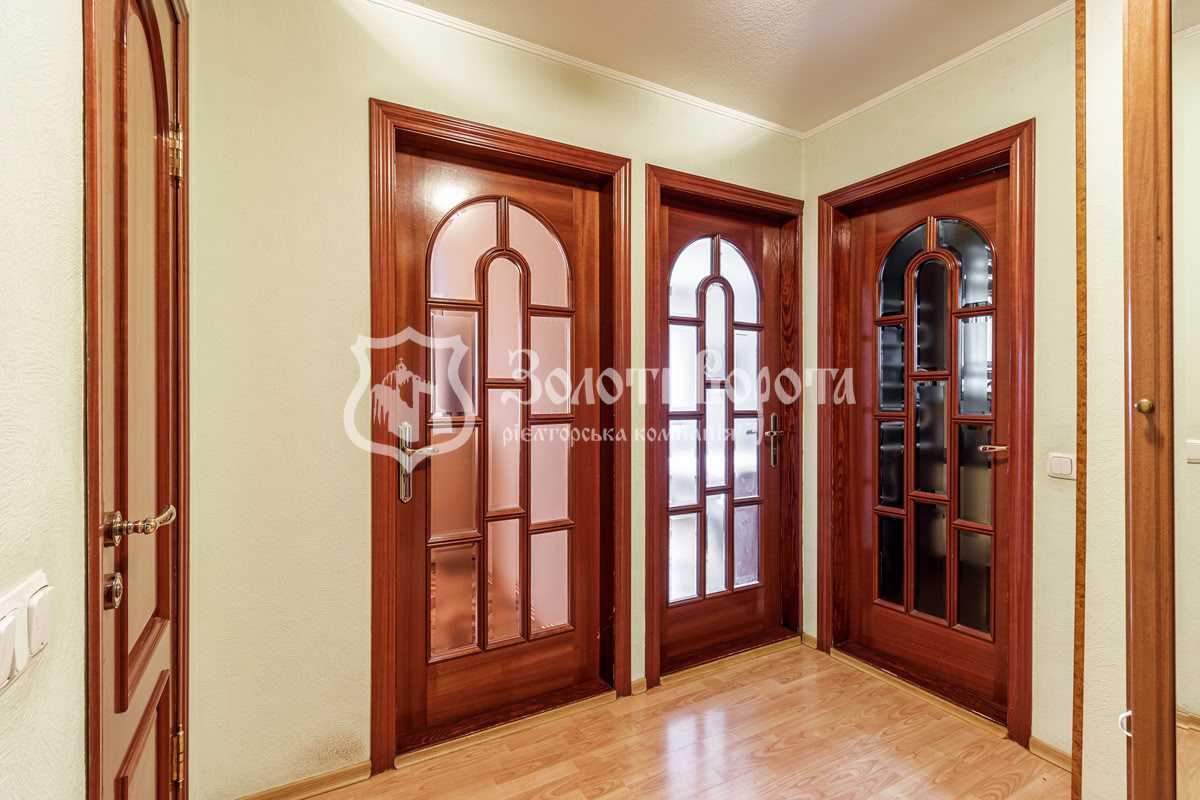 Продажа 2-комнатной квартиры 79 м², Святошинская ул., 4