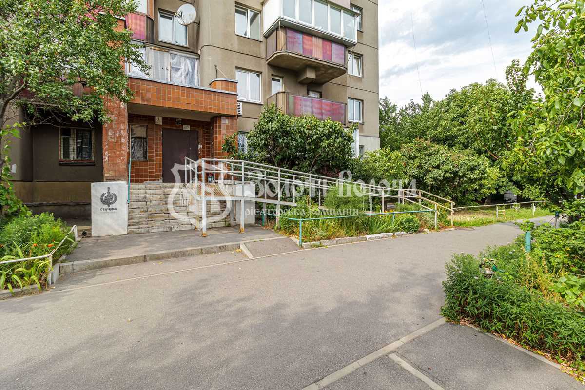 Продажа 2-комнатной квартиры 79 м², Святошинская ул., 4