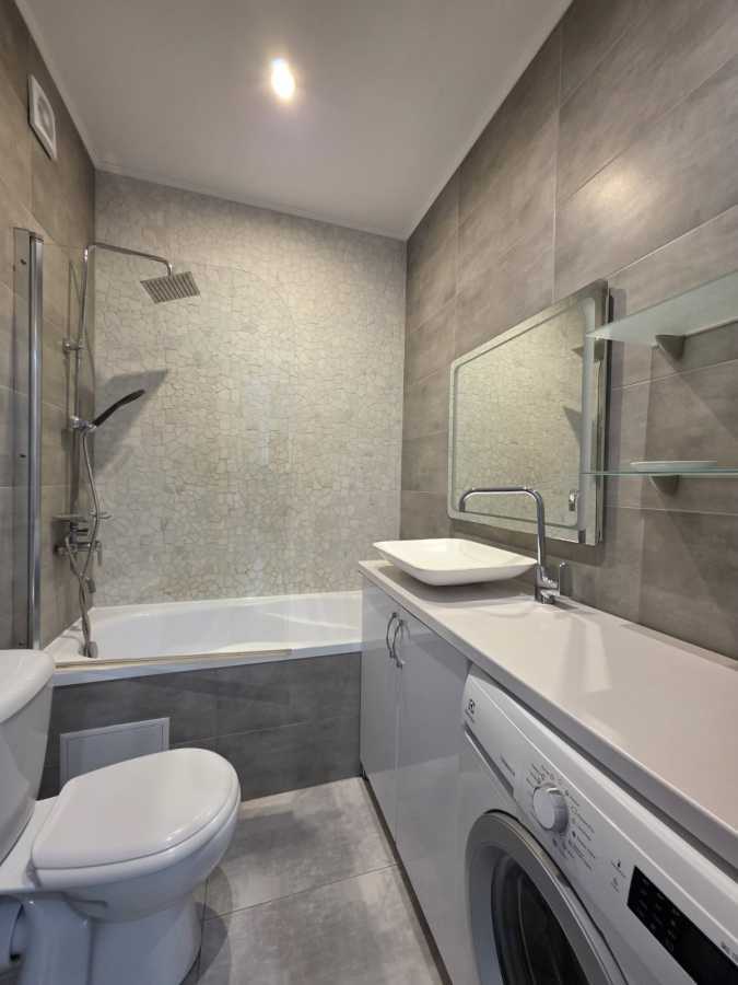 Продаж 1-кімнатної квартири 47 м², Боголюбова вул., 32