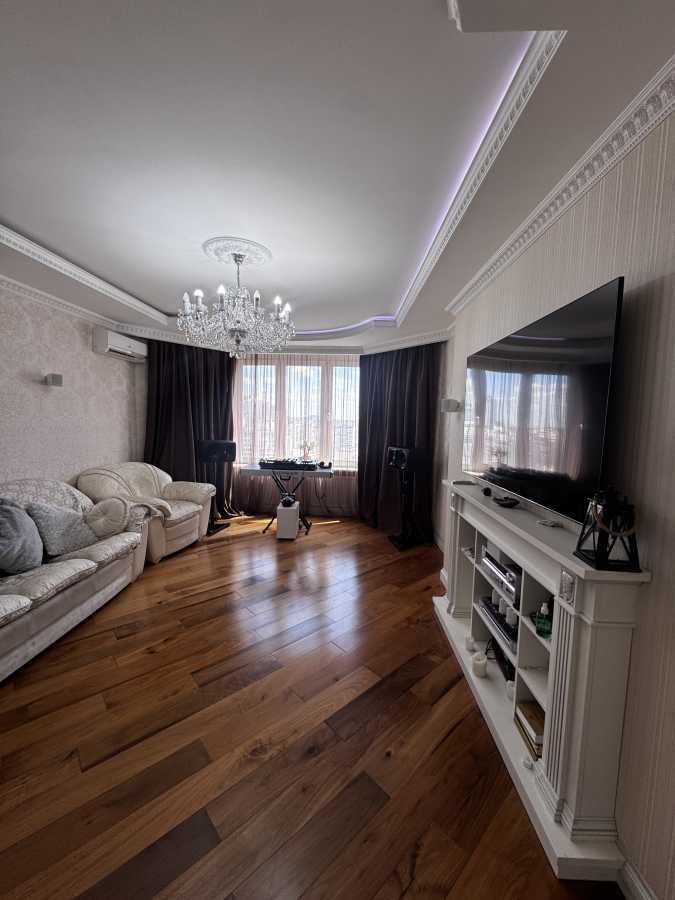 Продажа 4-комнатной квартиры 126 м², Бориса Гмыри ул., 8Б