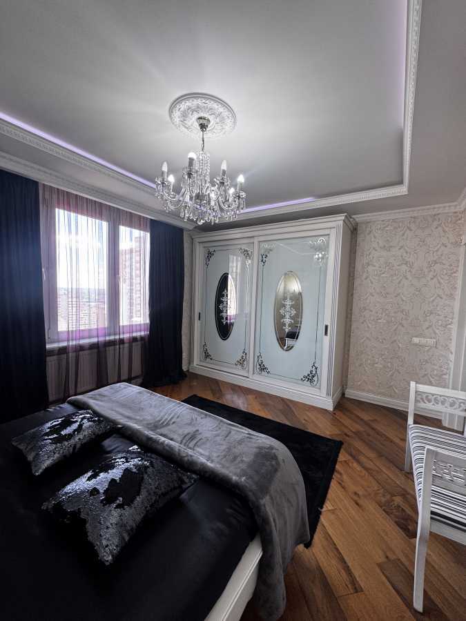 Продажа 4-комнатной квартиры 126 м², Бориса Гмыри ул., 8Б
