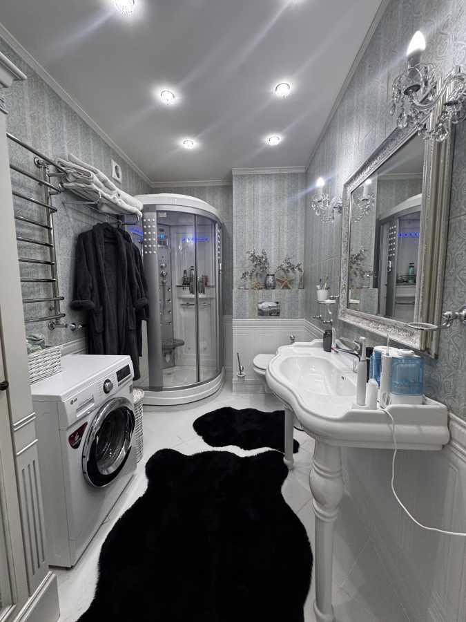 Продажа 4-комнатной квартиры 126 м², Бориса Гмыри ул., 8Б