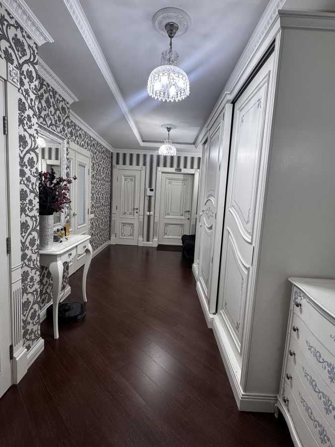 Продажа 4-комнатной квартиры 126 м², Бориса Гмыри ул., 8Б