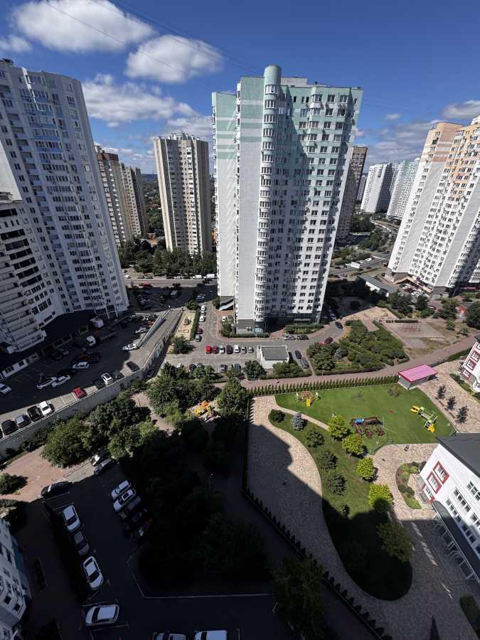 Продажа 4-комнатной квартиры 126 м², Бориса Гмыри ул., 8Б