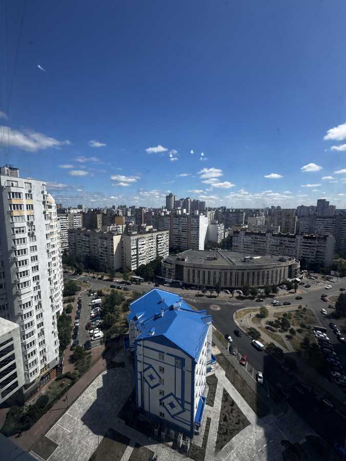 Продажа 4-комнатной квартиры 126 м², Бориса Гмыри ул., 8Б