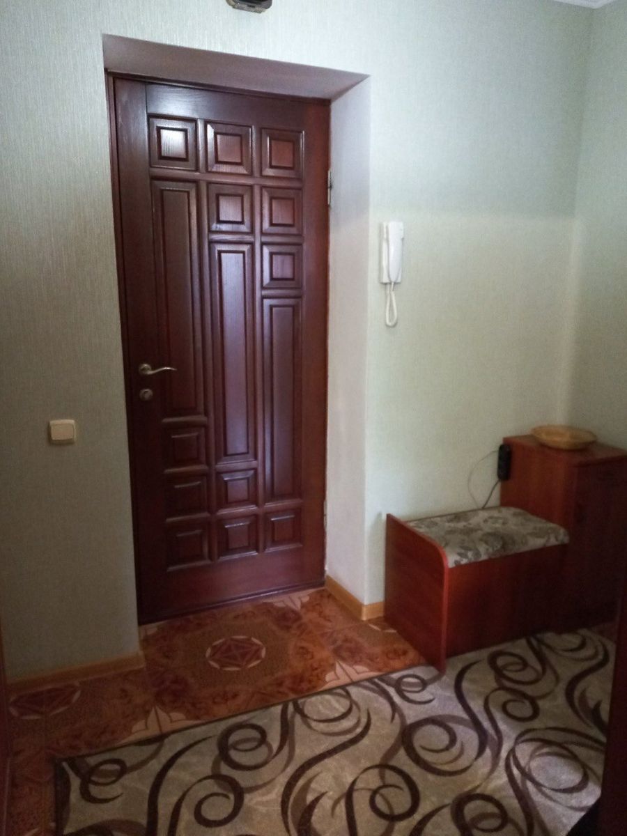 Оренда 1-кімнатної квартири 42 м², Хорольська вул., 10