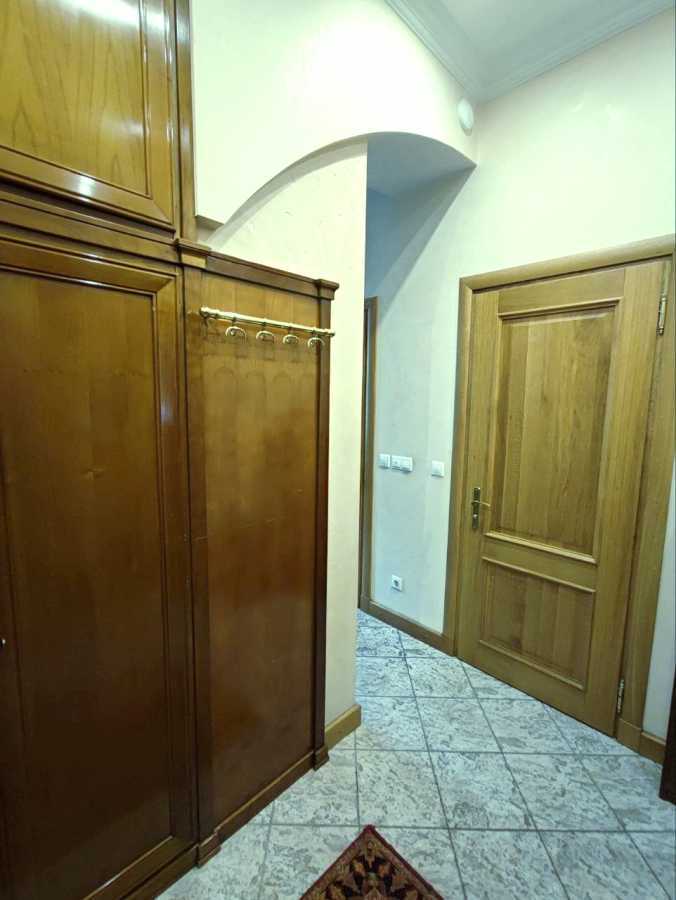 Продаж 2-кімнатної квартири 67 м², Банкова вул., 1/10