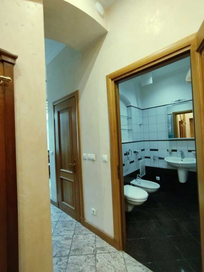 Продаж 2-кімнатної квартири 67 м², Банкова вул., 1/10