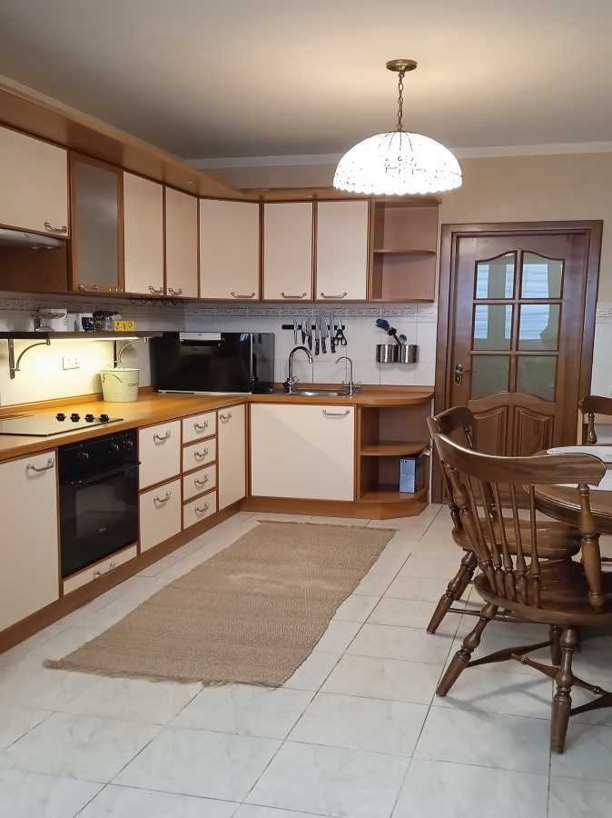 Оренда 3-кімнатної квартири 98 м², Ревуцького вул., 5
