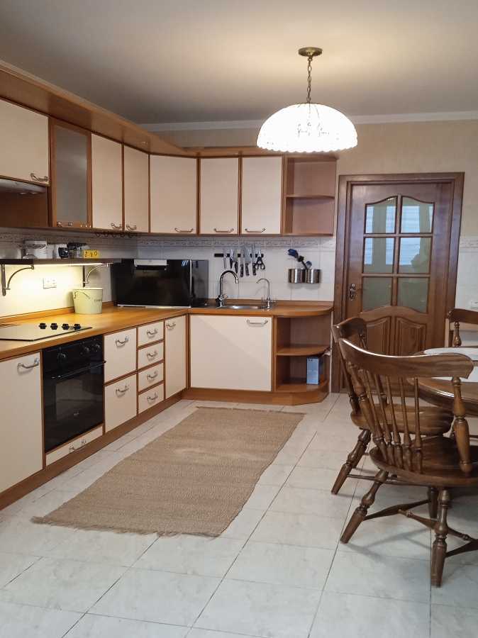Оренда 3-кімнатної квартири 98 м², Ревуцького вул., 5