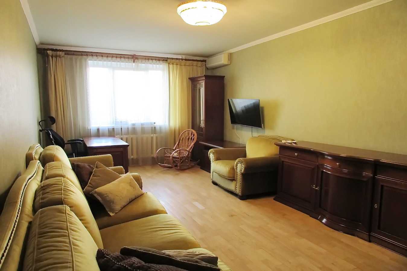 Оренда 3-кімнатної квартири 98 м², Ревуцького вул., 5
