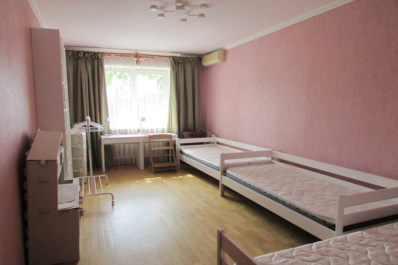 Оренда 3-кімнатної квартири 98 м², Ревуцького вул., 5