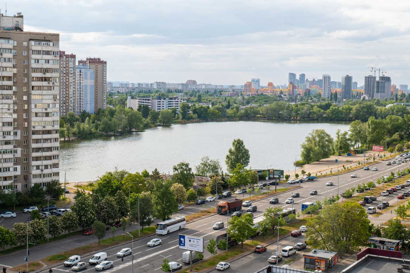 Оренда 3-кімнатної квартири 98 м², Ревуцького вул., 5