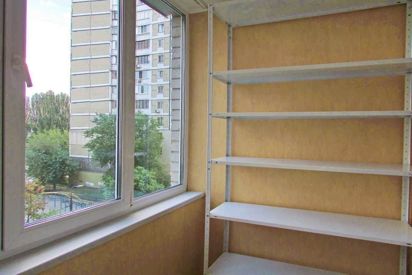 Оренда 3-кімнатної квартири 98 м², Ревуцького вул., 5