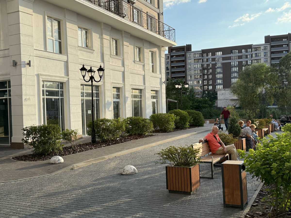 Оренда магазину 165 м², Михайла Максимовича вул.