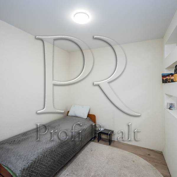 Продаж 1-кімнатної квартири 37 м², Стеценка вул., 75г