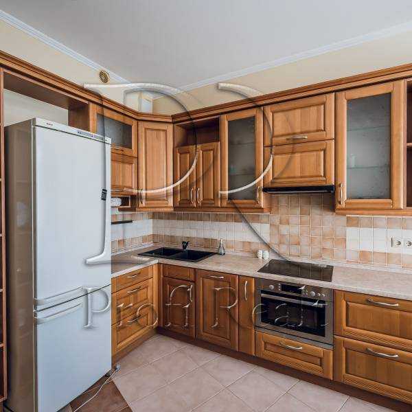 Продаж 1-кімнатної квартири 55 м², Євгена Коновальця вул., 36Б
