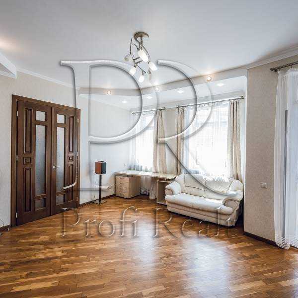 Продаж 1-кімнатної квартири 55 м², Євгена Коновальця вул., 36Б