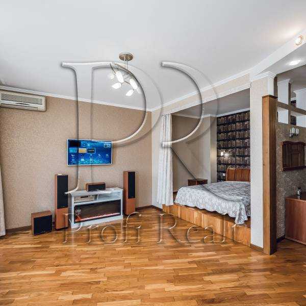 Продаж 1-кімнатної квартири 55 м², Євгена Коновальця вул., 36Б