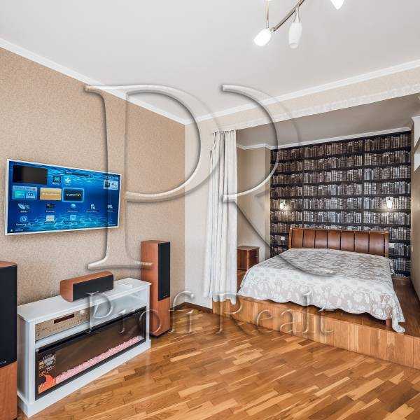 Продаж 1-кімнатної квартири 55 м², Євгена Коновальця вул., 36Б