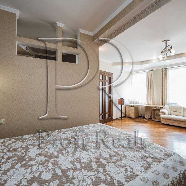 Продаж 1-кімнатної квартири 55 м², Євгена Коновальця вул., 36Б
