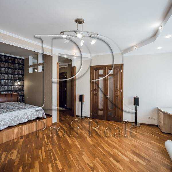 Продаж 1-кімнатної квартири 55 м², Євгена Коновальця вул., 36Б
