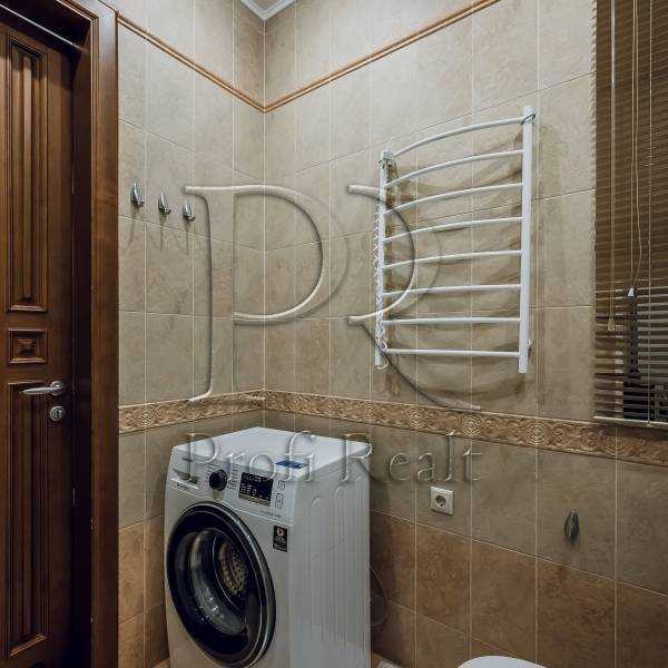Продаж 1-кімнатної квартири 55 м², Євгена Коновальця вул., 36Б