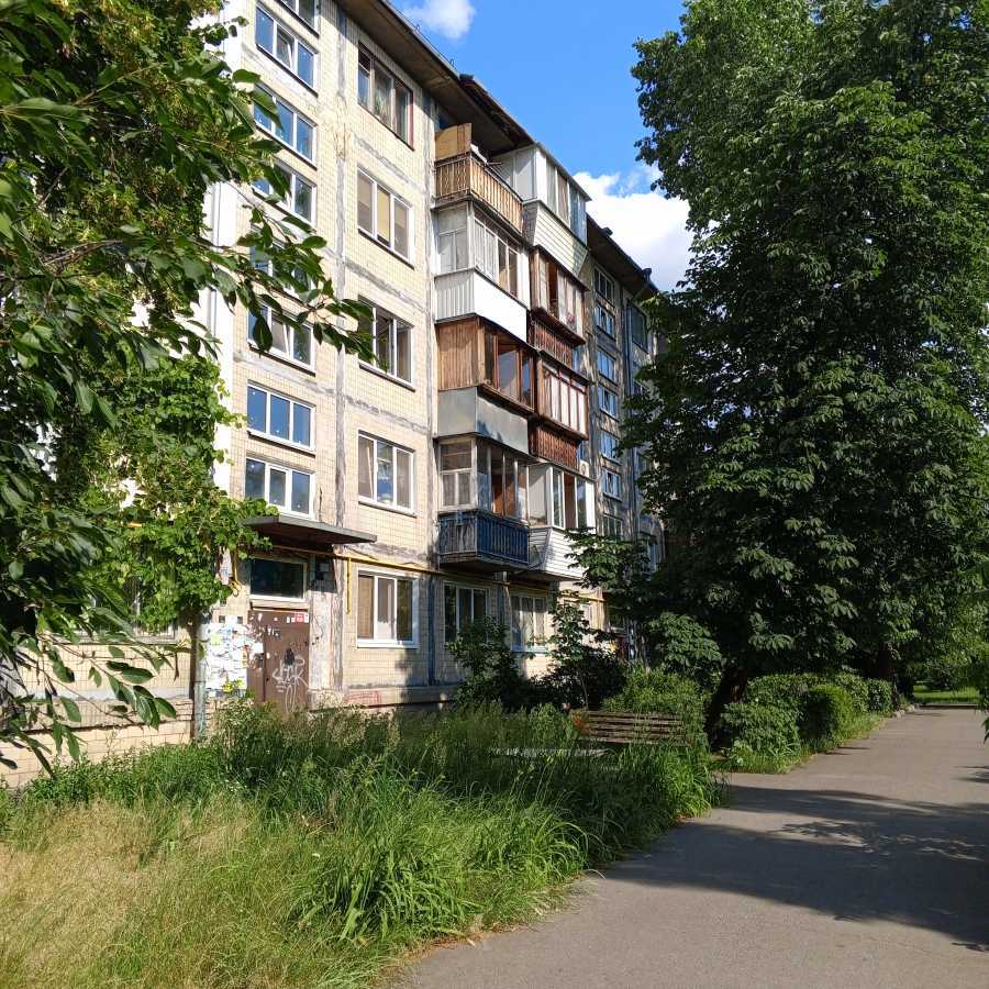 Продаж 3-кімнатної квартири 60 м², Верховної Ради бул., 14А