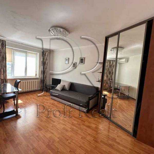 Продаж 2-кімнатної квартири 58 м², Новаторів вул., 22В