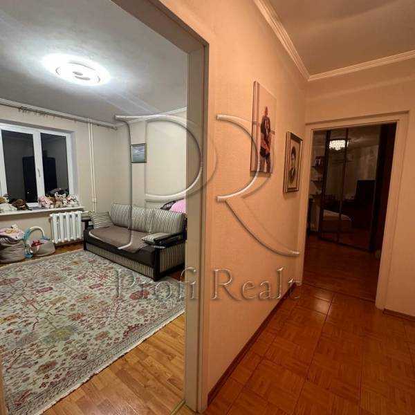Продаж 2-кімнатної квартири 58 м², Новаторів вул., 22В