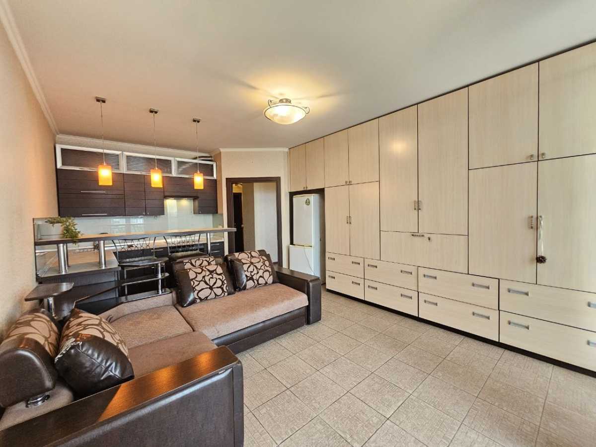Оренда 2-кімнатної квартири 56 м², Макіївська вул., 8