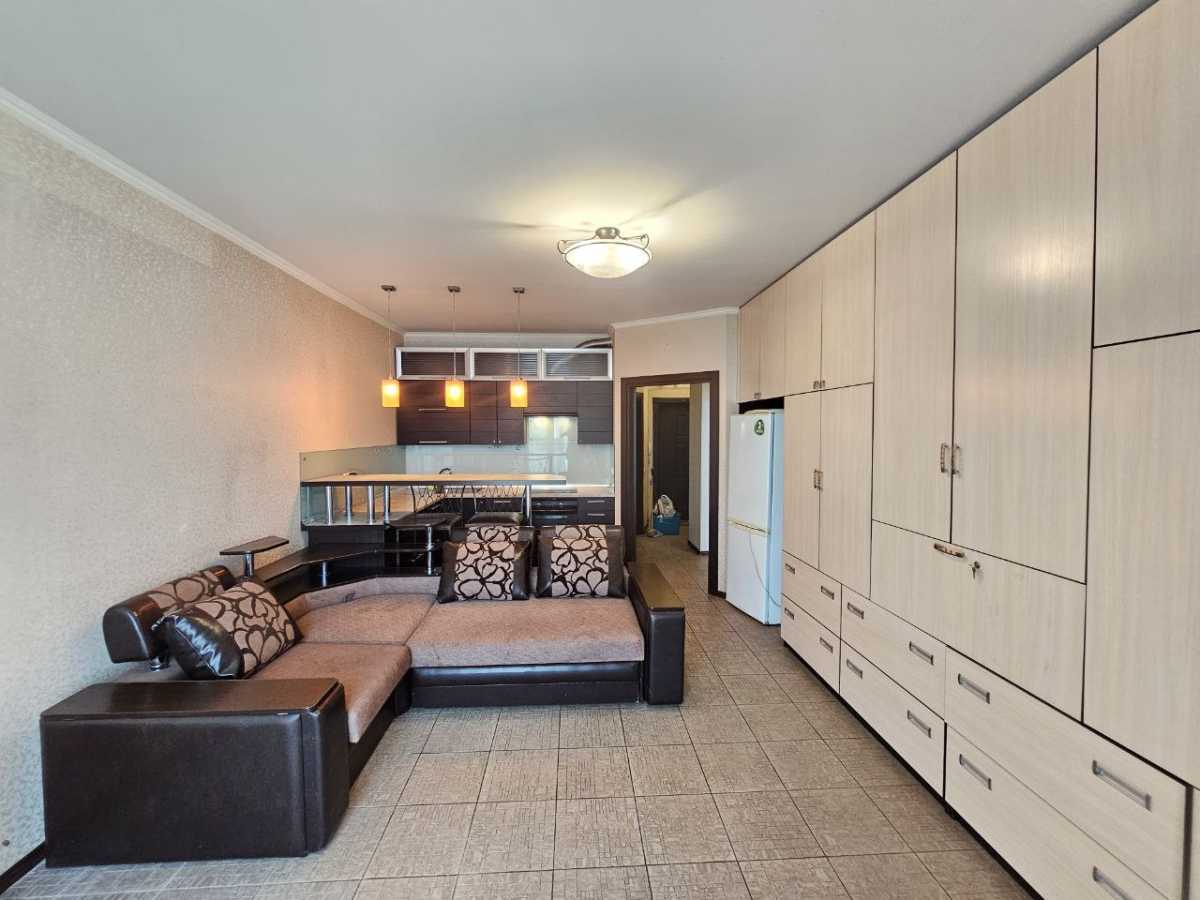 Оренда 2-кімнатної квартири 56 м², Макіївська вул., 8