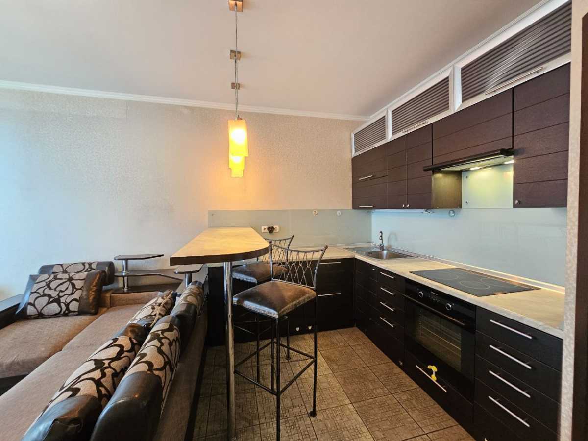 Оренда 2-кімнатної квартири 56 м², Макіївська вул., 8