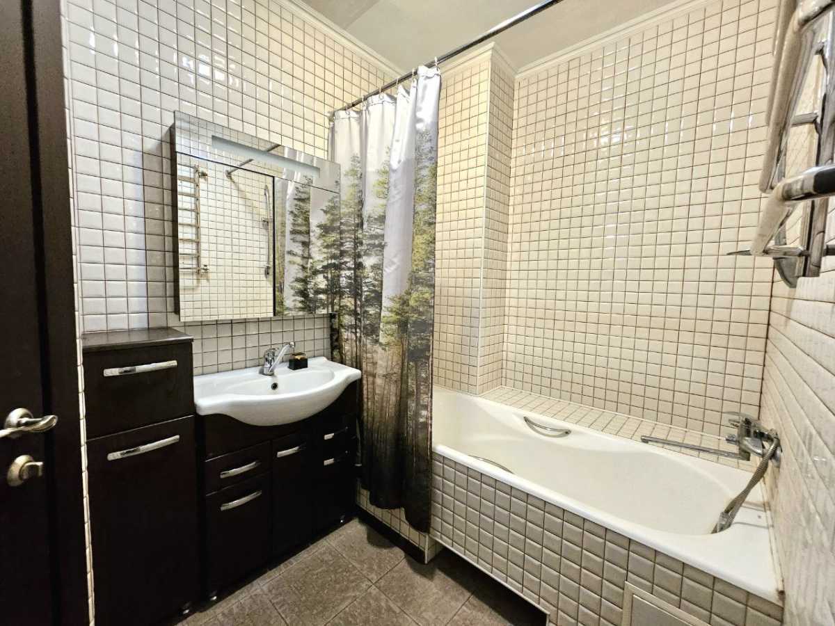 Оренда 2-кімнатної квартири 56 м², Макіївська вул., 8
