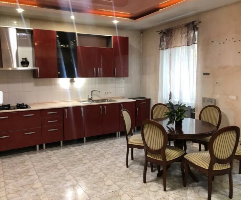 Аренда дома 230 м², Рассвета ул.