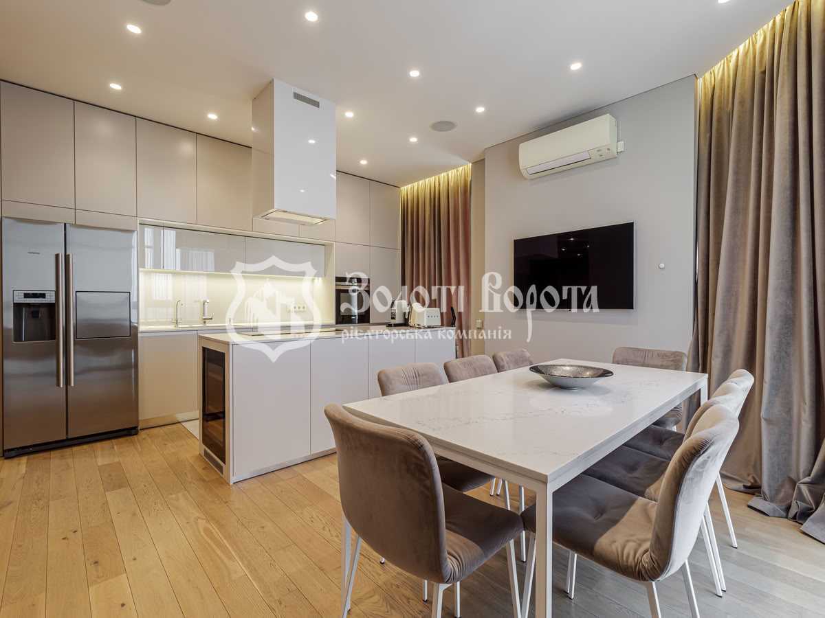 Продажа 3-комнатной квартиры 130.3 м², Авиаконструктора Антонова ул., 2б