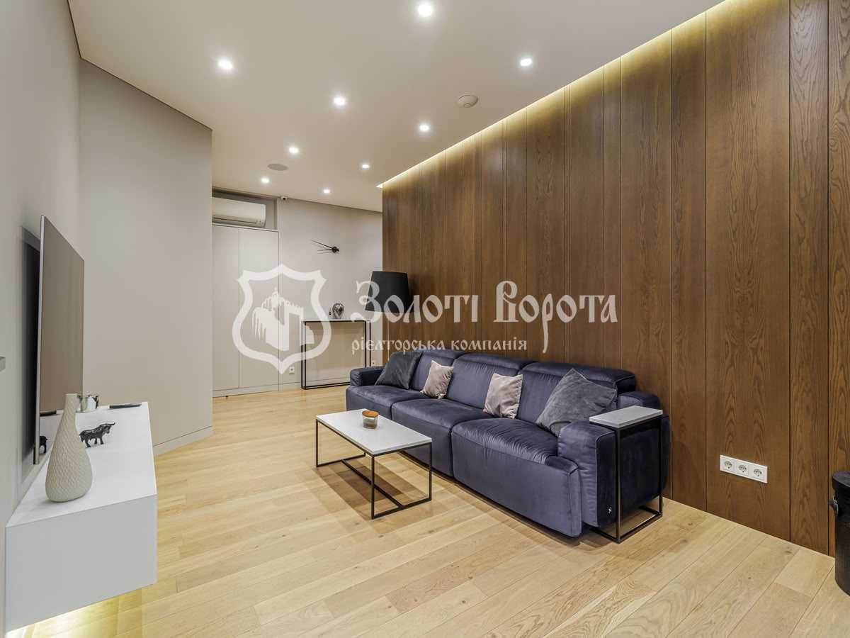 Продажа 3-комнатной квартиры 130.3 м², Авиаконструктора Антонова ул., 2б
